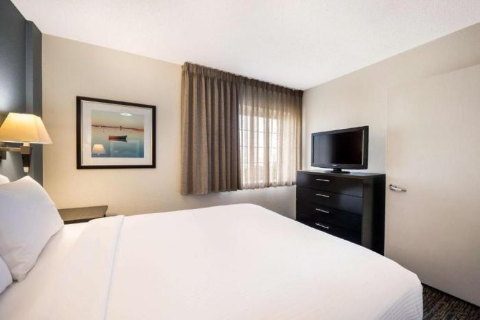 Sonesta Simply Suites St Louis Earth City Pokoj fotografie