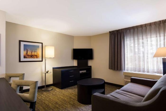 Sonesta Simply Suites St Louis Earth City Pokoj fotografie